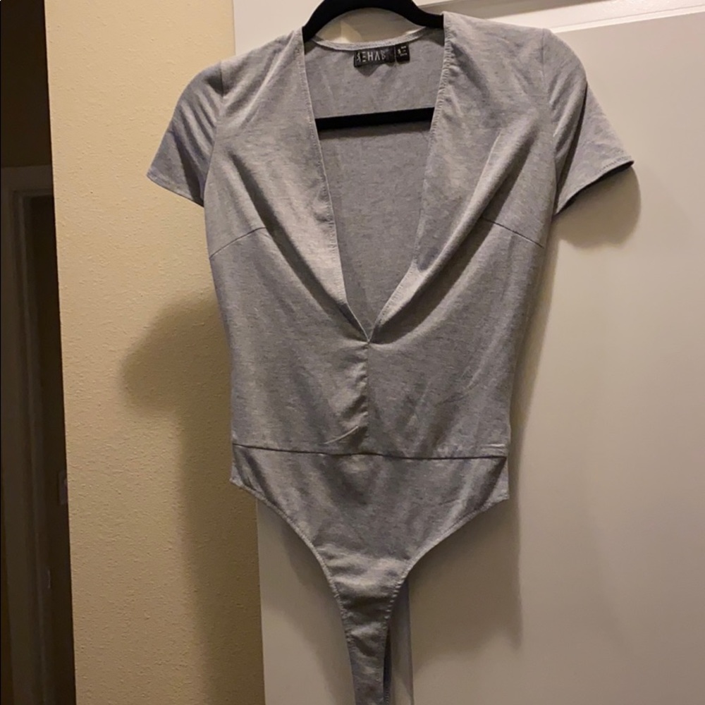 Grey top